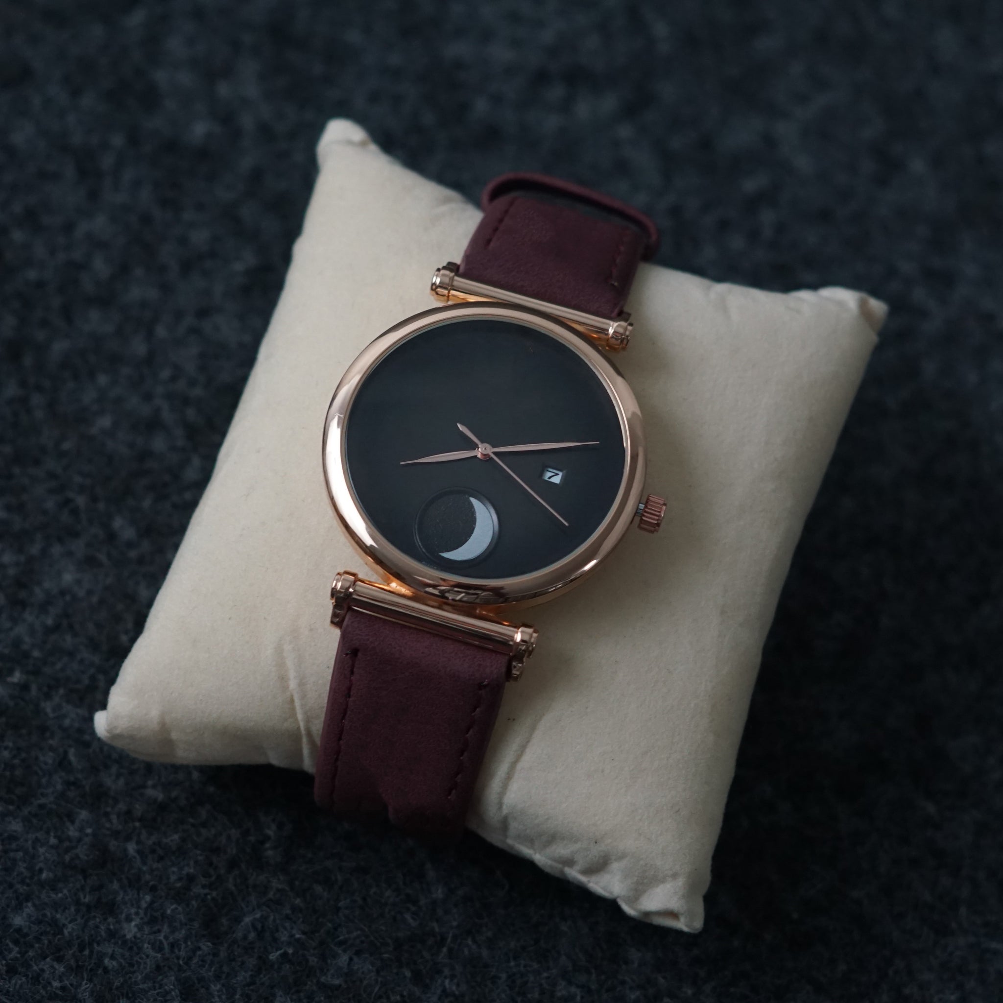 Brown Leather Belt Black And Gold Dial Date Dashing Watch