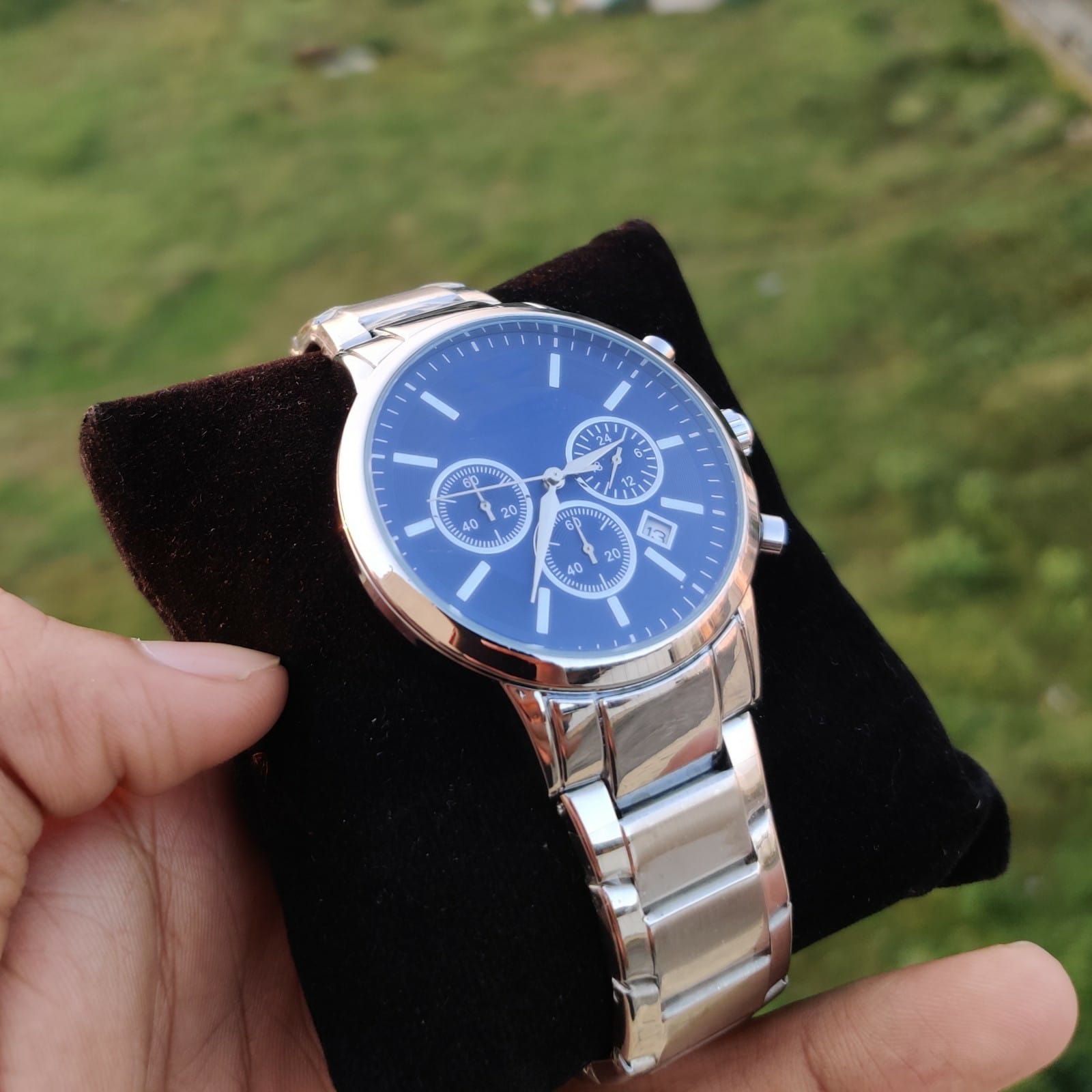Luxurious Mens Blue Dial With Silver Stainless Steel Strap Watch